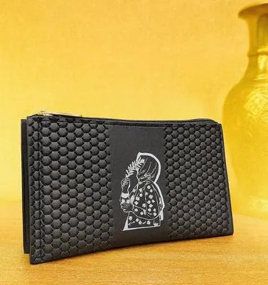 Elegant Women's PU Leather Wristlet Clutch – Minimal & Stylish